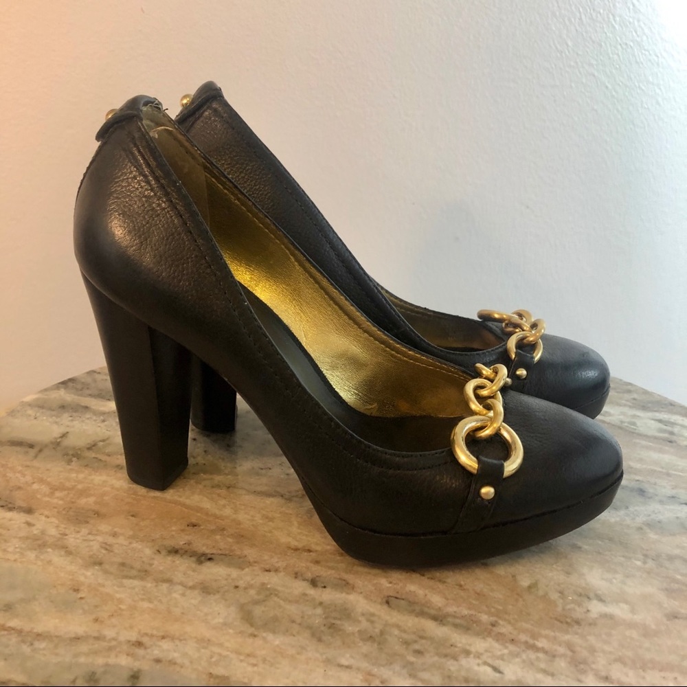 Banana republic size 6.5 black pumps heels